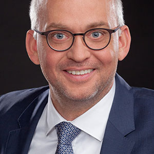Alexander Huttenlocher, Vertriebs- und Marketingleiter RAMPF Production Systems